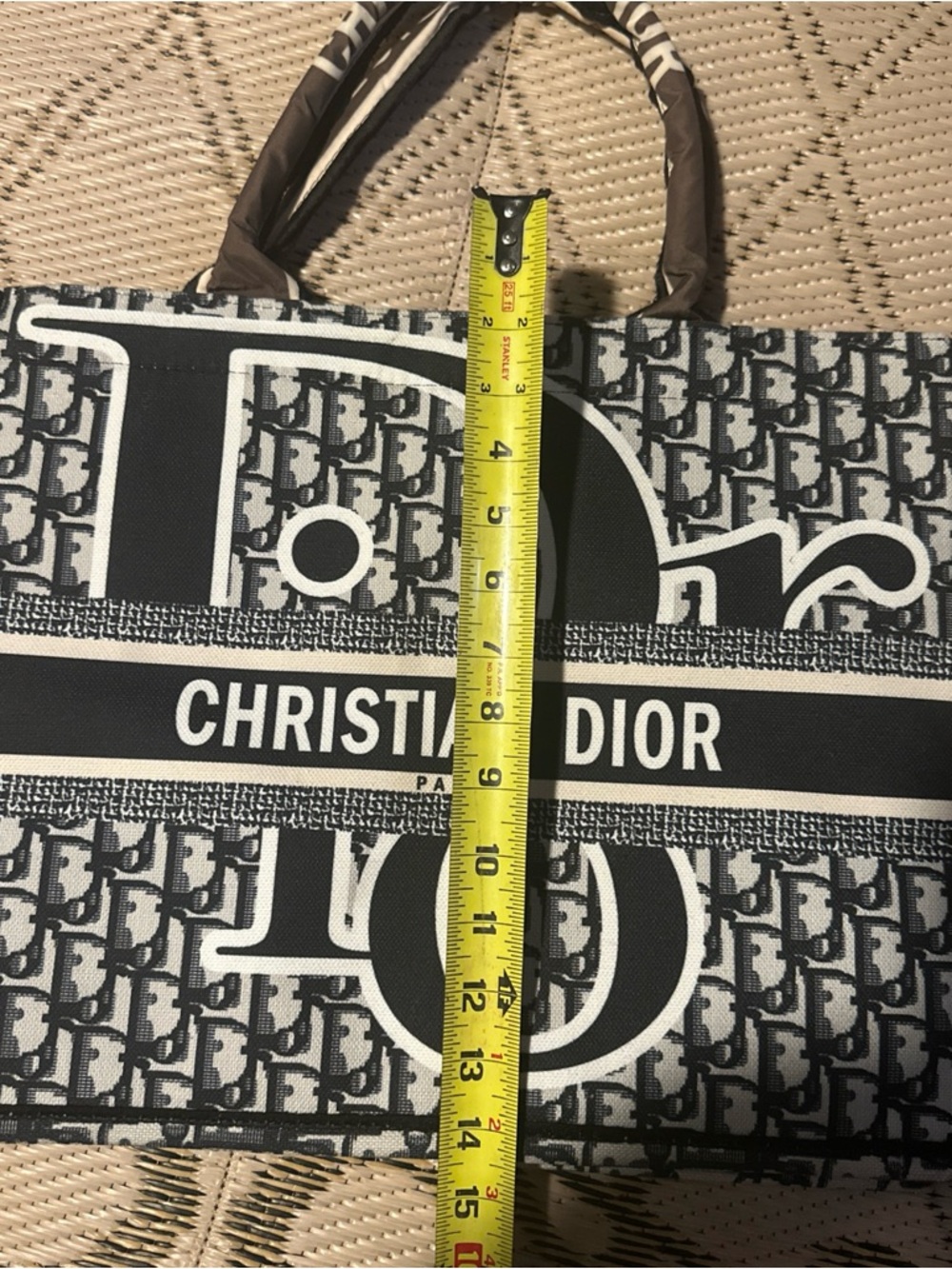 Dior Black and White Tote with Signature Logo Print - Picture 5 of 12